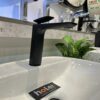 Vòi Lavabo Lạnh Đồng Sơn Tĩnh Điện Đen Holer HL-LB692