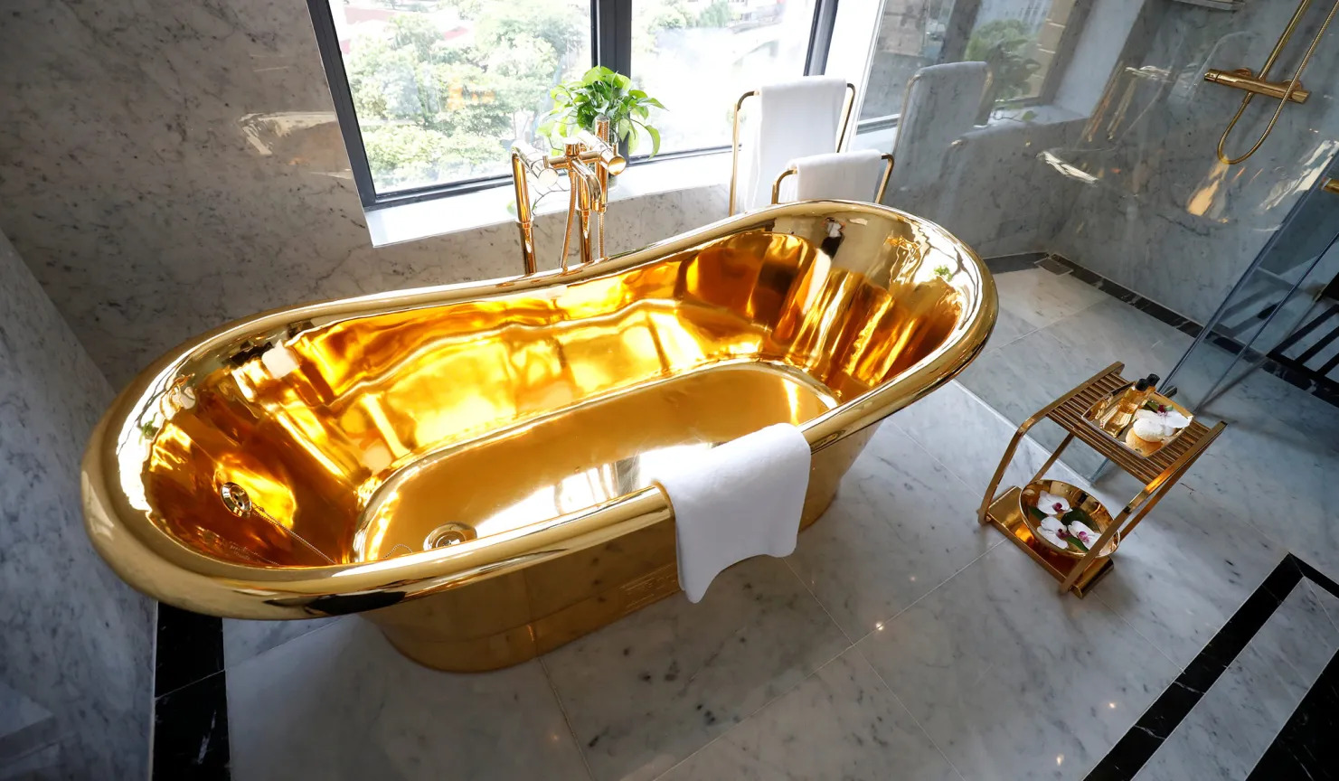 Golden-Bathtub