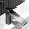 Vòi Lavabo Nóng Lạnh Đồng Sơn Tĩnh Điện Xám HoLer HL-LB683G